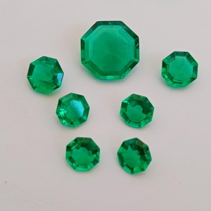 Esmeralda verde zambiana natural hecha a mano por un diseñador, en forma de octágono, para joyería, pendientes, anillos, collares. - Product Image 2