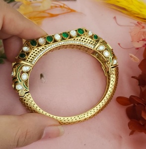 Brazalete elegante de latón chapado en oro de primera calidad con moissanita, hermoso brazalete para mujeres y niñas, colección para bodas. - Product Image 3