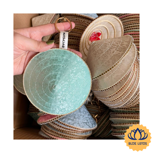 คุณภาพสูง |   หมวกทรงกรวยทำมือสั่งทำได้ทุกขนาด ใหญ่ เล็ก ของที่ระลึก ของขวัญ สำหรับเทศกาลปีใหม่จากเวียดนาม - Product Image 1