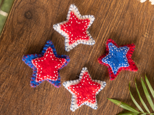 Guirnalda de estrellas de fieltro de lana hechas a mano para el 4 de julio, adornos patrióticos rojos, blancos y azules, decoración infantil para el Día de la Independencia, decoración colgante. - Product Image 6