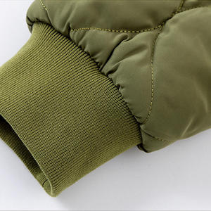 Chaqueta Acolchada Verde Oliva para Hombre, Cuello Camisero, Cierre de Cremallera, Color Sólido Informal, Material de Poliéster, Ropa de Invierno, Corte Holgado - Product Image 3