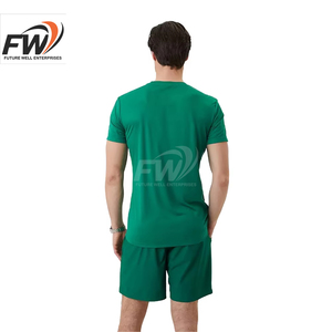 Conjunto de camiseta y pantalones cortos transpirables de verano para hombre, 100% algodón / Conjunto de verano para hombre, camiseta con pantalones cortos a juego - Product Image 3