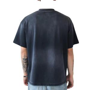 เสื้อยืดคอกลมสีซีดจางสำหรับผู้ชาย เสื้อยืดสไตล์วินเทจพิมพ์ลายกราฟิกตามสั่ง เสื้อยืดทรงหลวมไหล่ตกผ้าหนา - Product Image 5