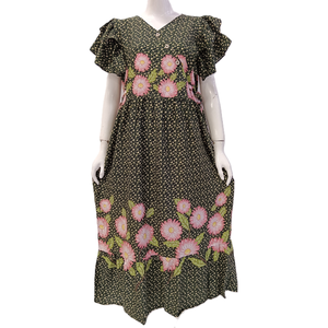 Robe à manches bouffantes pour femmes, robe kimono à col en V par Chrysanta. - Product Image 2