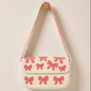 Bolso Bandolera Personalizable con Lazo Rosa y Bordado de Cuentas, para Viajes, Bodas, Fiestas y Eventos Nocturnos - Product Image 1