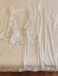 Set Pigiama 4 Pezzi Personalizzato con Stampa Floreale per Donne, Abbigliamento da <span class=keywords><strong>Notte</strong></span> con Scollo in Pizzo, Pantaloncini <span class=keywords><strong>e</strong></span> Pantaloni - Product Image 5