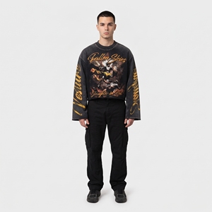 Sweat-shirt graphique noir vintage imprimé « Fallen Skies », à manches longues, avec détails cloutés, style streetwear gothique, col rond - Product Image 1