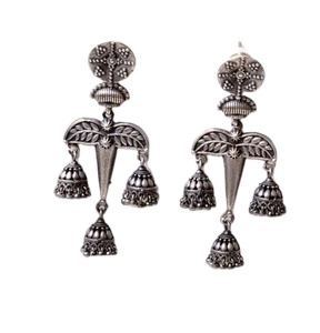 ARTS JEWELS Pendientes Colgantes de Latón Plateado Antiguo con Diseño Étnico de Rajasthan, Regalo de Aniversario para Mujer - Product Image 1