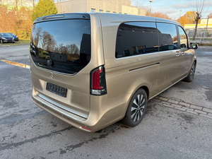 รถตู้เมอร์เซเดส-เบนซ์ V250D รุ่น Luxury Executive สำหรับขนส่งผู้โดยสารระดับพรีเมียม เครื่องยนต์ดีเซล เกียร์อัตโนมัติ ระยะฐานล้อยาว รถ MPV มือสอง - Product Image 6
