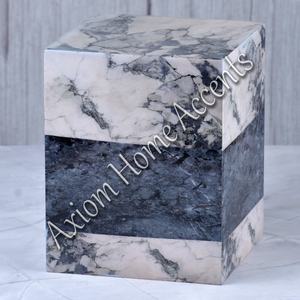 Lujosa urna de cremación de madera con detalles elegantes y atractivo atemporal para un tributo digno de Axiom Home Accents - Product Image 6