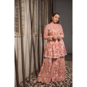 Ensemble Kurta et Sharara en coton tissé imprimé pour femme, style péplum, manches longues, doux, inspiré de la mode indienne et pakistanaise, couleur Orange Perle - Product Image 2