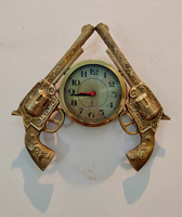 Reloj de Pared de Cuarzo Analógico con Forma de Doble Revólver, Estilo Art Deco, en Latón Dorado Antiguo, de Alta Calidad, para Sala de Estar con Temática Vaquera Occidental