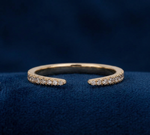 Bague de mariage ouverte empilable pour femme en or 14 carats avec diamant de laboratoire plaqué rhodium 0,16 carat, bijou minimaliste 2,80 g - Product Image 1