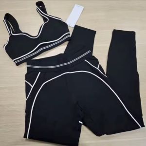 Ensemble de yoga 2 pièces pour femme – Leggings taille haute et soutien-gorge de sport, tenue de sport pour la gym et le fitness - Product Image 1