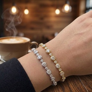Bracelet de luxe VVS couleur D, délicat, en or 14K 18K, avec diamants de laboratoire taille ronde de 3,5 mm et 2 mm, serti clos, style tennis, certifié IGI - Product Image 4