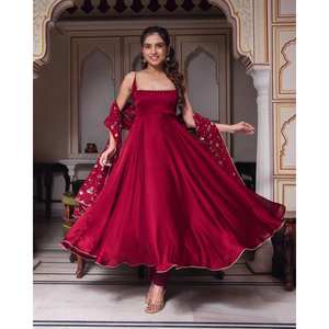 Robes de soirée design Robe de soirée élégante avec bas et Dupatta - Product Image 2