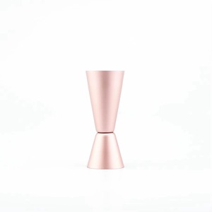 Coctelera metálica de alta calidad, ideal tanto para principiantes como para bartenders profesionales. - Product Image 3