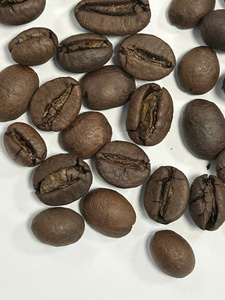 Reliable OEM <b>Robusta</b> <b>Coffee</b> <b>Beans</b> Grade 1 Partner Custom Valve Bags and Designs High Quality Fresh Roasted Daily Supply - Product Image 4