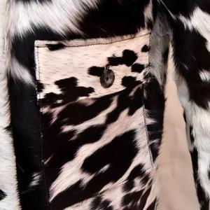 Chaqueta de cuero con estampado de vaca para hombre, estilo occidental, con cremallera frontal completa y textura de piel natural, modelo 2026. - Product Image 2