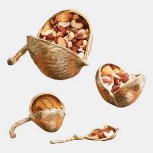 Achetez maintenant : Ensemble de vases de table modernes en aluminium faits à la main, écologiques et de haute qualité, avec présentoir pour cuillères et noix - Product Image 5