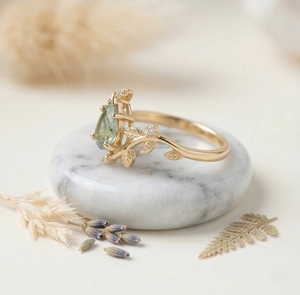 Anillo de Compromiso Kite Moss Gem, Diseño de Rama de Hoja Dorada Oscura, Joyería Nupcial para Amantes de la Naturaleza, Novedad, Éxito de Ventas - Product Image 1