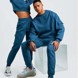 ชุดวอร์มกีฬาผู้ชายพร้อมกางเกงขาสั้น สกรีนโลโก้ตามสั่ง |   ชุดออกกำลังกายระบายอากาศสำหรับฤดูร้อน เหมาะสำหรับการฝึกซ้อมในยิม วิ่ง และฟิตเนส - Product Image 3