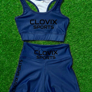 ชุดออกกำลังกายสำหรับผู้หญิง ดีไซน์ล่าสุดจาก Clovix Sports เสื้อครอปท็อปเอวสูง กางเกงขาสั้น ผ้าโพลีเอสเตอร์ระบายอากาศ สีพื้น ชุดออกกำลังกายสำหรับยิม - Product Image 1