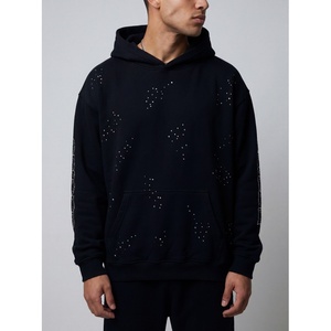 Sweat à capuche noir surdimensionné personnalisé pour homme, avec imprimé sur les manches, détails effet vieilli et épaules tombantes, en molleton épais - Product Image 6