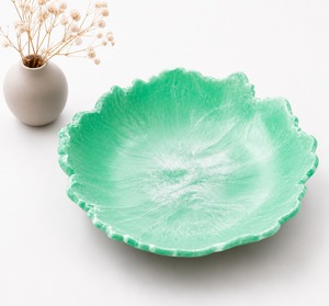 Bol décoratif en résine de haute qualité, fait main, pour une table élégante et une décoration intérieure stylée. - Product Image 5