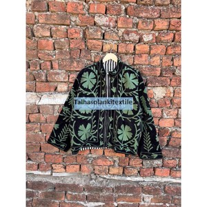 Veste en velours faite à la main, veste brodée ouzbèke, manteau unisexe, manteau d'hiver, doublure intérieure en coton, veste bohème chic pour femme - Product Image 4