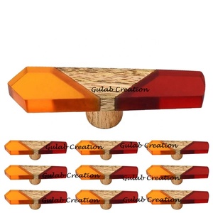 Boutons d'armoire et de tiroir en résine et bois faits à la main Poignées décoratives pour armoires de cuisine, commodes et meubles Upcycling - Product Image 1