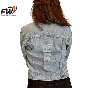 Chaqueta vaquera informal de manga larga para mujer, diseño OEM de última generación, alta calidad, con bordes deslavados, corte holgado de largo medio a largo - Product Image 2