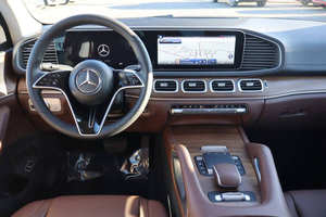 รถยนต์เมอร์เซเดส-เบนซ์ GLS 450 ปี 2024 มือสองสภาพดี - Product Image 3