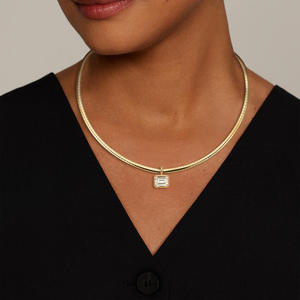 Collar con Diamantes de Corte Esmeralda Engastados en Bisel - Product Image 5