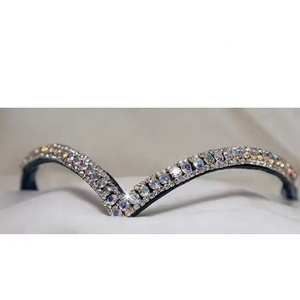 Bride de cheval en cuir en forme de V profond personnalisable avec rembourrage en cristal coutures fantaisie d'Inde pour l'équitation - Product Image 1