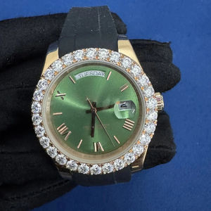 Montre de luxe de style antique en quartz de qualité supérieure, avec diamants moissanite taille ronde de qualité VVS, cadran vert de 20 mm de large, dernière collection unisexe - Product Image 4