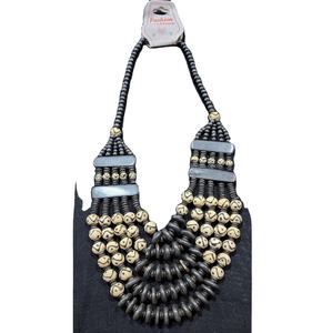 Collar de Cuentas de Resina y Hueso Hecho a Mano para Damas, Disponible en su Elección de Diseño y Color a Bajo Costo - Product Image 1