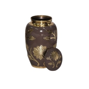 Urne funéraire classique en métal marron foncé pour adultes avec design floral prix de gros niche funéraire à domicile - Product Image 1