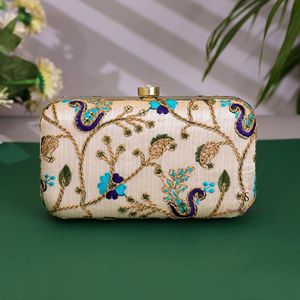 Pochette de soirée brodée motif paon royal, style fait main, en soie, pour mariée, avec boucles de chaîne, vente en gros - Product Image 6
