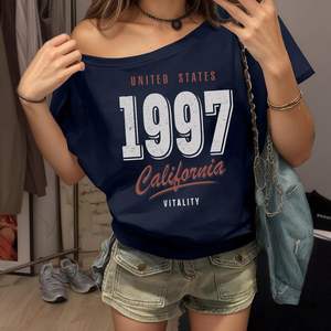 Camisetas Gráficas Personalizadas de Hombro Descubierto para Mujer, Estilo Vintage de los 90, Top de California, Camisetas Holgadas de Verano de un Solo Hombro, Versión Ajustada XS - Product Image 2