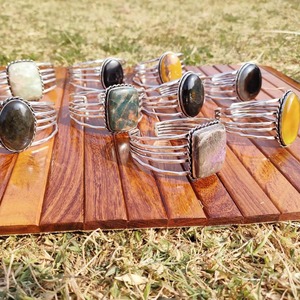 กำไลทองเหลืองชุบเงินคุณภาพพรีเมียม งานแฮนด์เมดลายวินเทจสัญลักษณ์สันติภาพ สำหรับงานเทศกาล งานปาร์ตี้ หรือใส่ลำลอง ลดราคา - Product Image 5