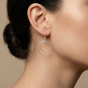 Pendientes de Plata de Ley con Doble Círculo: Joyería Minimalista de Alambre, Regalo de Cumpleaños o Boda para Mujeres y Niñas - Product Image 2