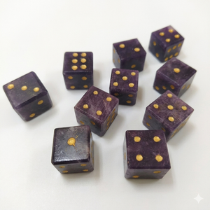 Dés en Lépidolite Naturelle D6 – Pierre Précieuse Gravée – Jeu de Dés Personnalisé - Product Image 1