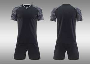 บริการขายส่ง OEM เสื้อฟุตบอลแบบกำหนดเองได้ พร้อมโลโก้  คุณภาพสูง ผลิตจากโพลีเอสเตอร์ 100% พิมพ์ลายด้วยความร้อน ชุดฟุตบอล - Product Image 2