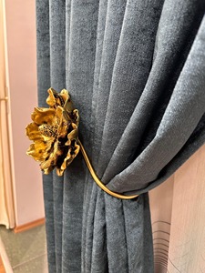 Sujetador de cortina de metal blanco premium con forma de flor, elegante accesorio para cortinas, ideal para espacios de dormitorio y sala de estar, de la India. - Product Image 6