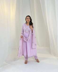 Conjunto Tradicional de 3 Piezas de Seda y Algodón para Mujer, Estilo Sharara Gharara, Bordado Indio, Listo para Usar, Diseño de Diseñador - Product Image 1