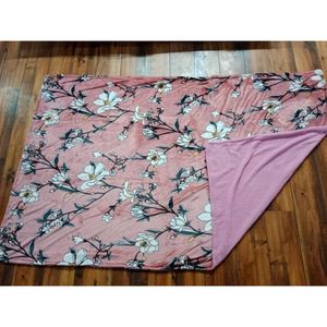 Manta de Cama Individual de Franela de Poliéster Suave y Cálida de Lujo de 1.1 KG para Camas Individuales - Product Image 1