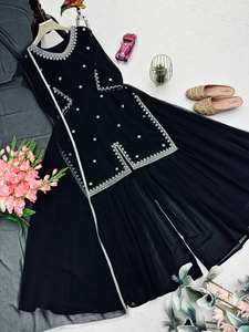 Elegante Conjunto Sharara de Georgette Negro con Bordado Intenso, Estilo Antra, Sin Arrugas, de Secado Rápido, para Fiestas Étnicas, Estilo Pakistaní - Product Image 3
