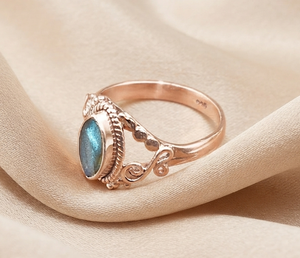 Anillo de Labradorita Azul Natural con Corte Marquesa, Plata de Ley 925, Bañado en Oro Rosa, Estilo Boho Inspirado en la Naturaleza - Product Image 3