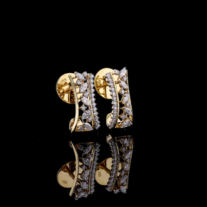 Boucles d'oreilles verticales de créateur en diamants de laboratoire avec diamants marquise et ronds en or jaune |   Vêtements de soirée de luxe - Product Image 1